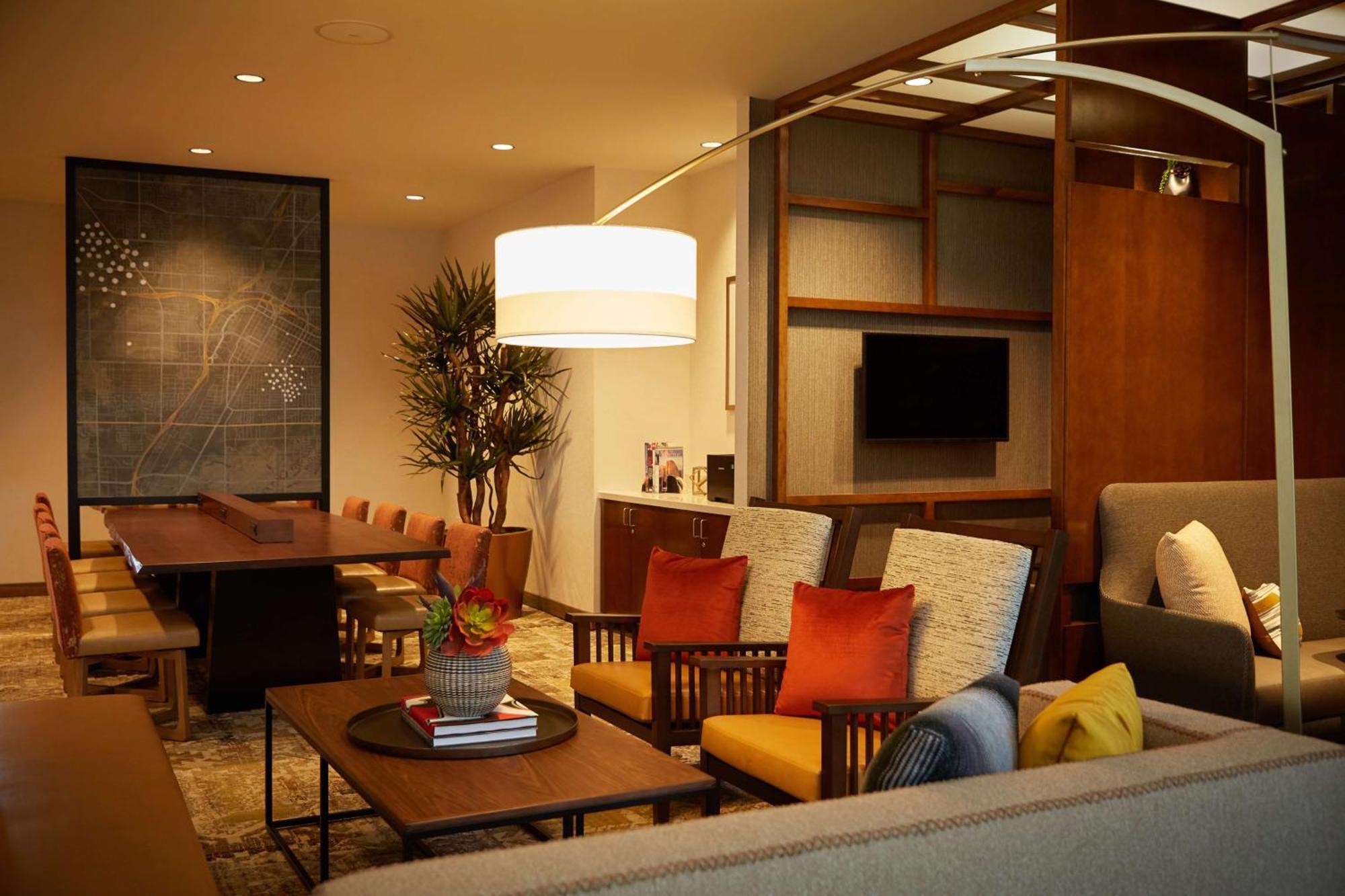 Hyatt Place Las Vegas At Silverton Village Esterno foto